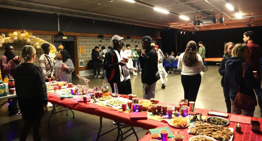 Ambiance de fête pour les « mineurs non accompagnés »